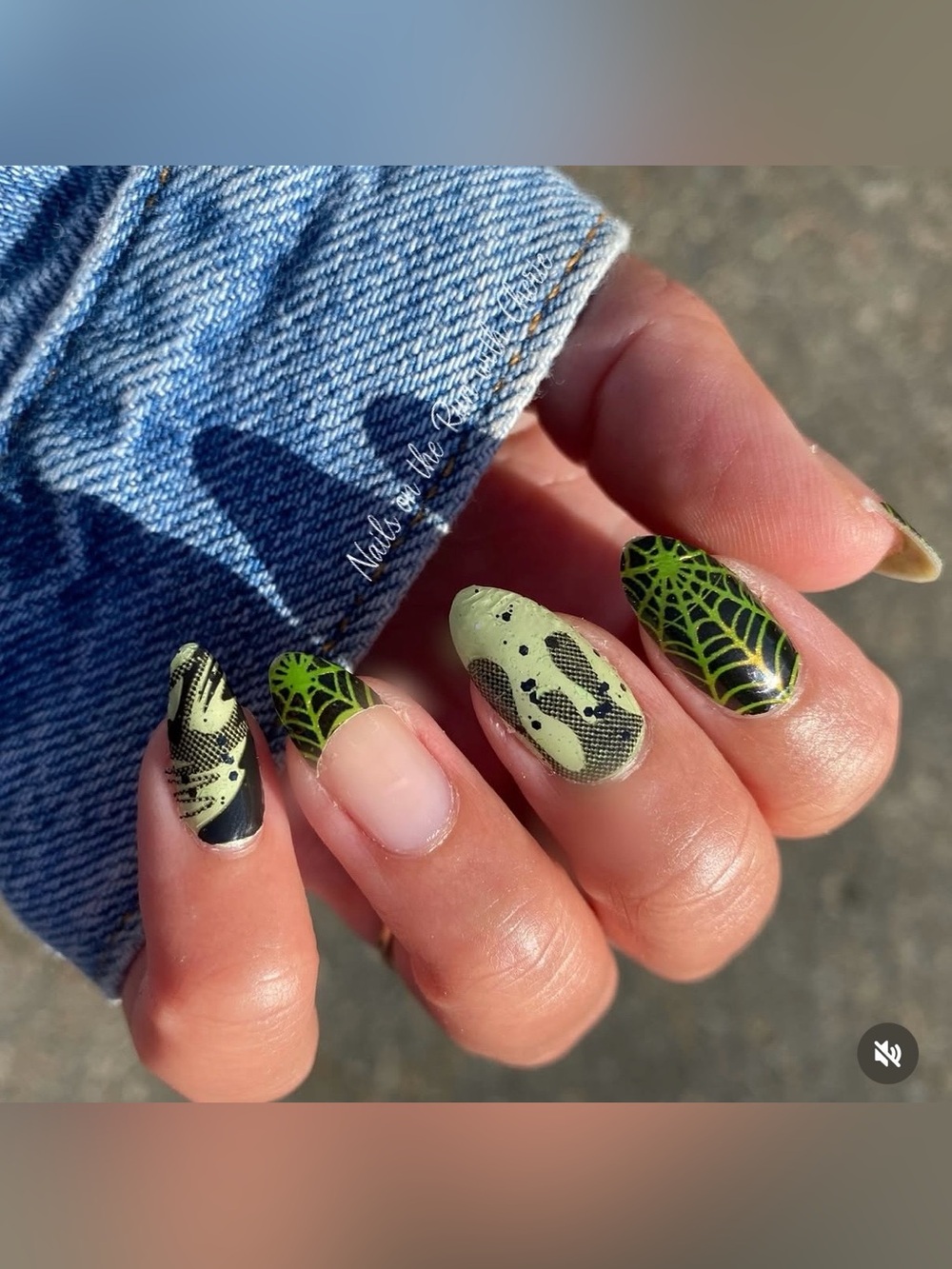 Color Street Mixed Mani Set: A Ghoulish Gathering | Halloween Orange Spiderweb - Picture 8 of 15